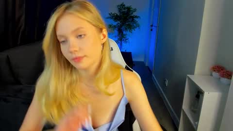 Melanie online show from October 18, 2025, 12:57 am