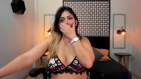 Snapshot of melanie_silver_ chatting on October 17, 2025, 2:19 pm Melanie online show from October 17, 2025, 2:19 pm