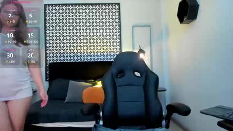 Snapshot of melanie_silver_ chatting on November 11, 2025, 9:37 pm Melanie online show from November 11, 2025, 9:37 pm