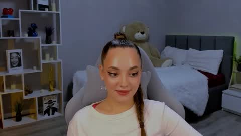 MelanieAlves online show from November 28, 2025, 6:43 pm