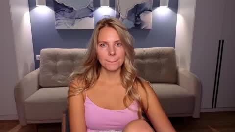 Melanie Bennett online show from October 3, 2025, 6:21 am