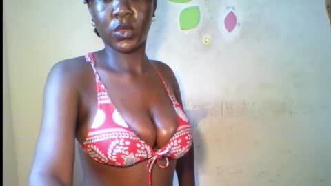 Snapshot of melanin_coco chatting on October 12, 2025, 11:31 am Bene online show from October 12, 2025, 11:31 am