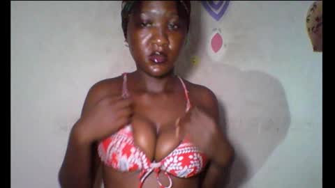 Snapshot of melanin_coco chatting on October 14, 2025, 9:15 pm Bene online show from October 14, 2025, 9:15 pm