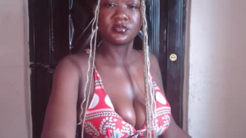 Snapshot of melanin_coco chatting on October 31, 2025, 8:59 am Bene online show from October 31, 2025, 8:59 am