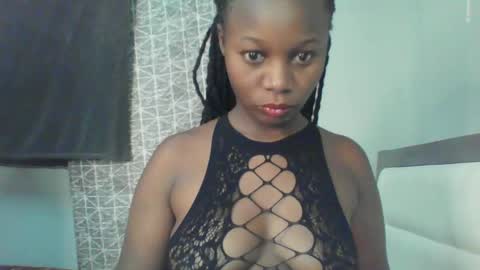 Snapshot of melanin_sassy96 chatting on December 8, 2024, 1:13 am bad lil shawry online show from December 8, 2024, 1:13 am