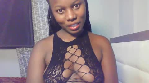 Snapshot of melanin_sassy96 chatting on December 12, 2024, 9:04 pm bad lil shawry online show from December 12, 2024, 9:04 pm