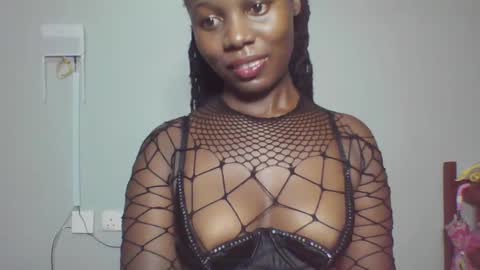 Snapshot of melanin_sassy96 chatting on December 14, 2024, 3:25 pm bad lil shawry online show from December 14, 2024, 3:25 pm