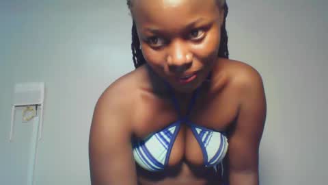 Snapshot of melanin_sassy96 chatting on December 16, 2024, 3:43 pm bad lil shawry online show from December 16, 2024, 3:43 pm