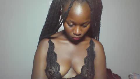 Snapshot of melanin_sassy96 chatting on January 11, 2025, 1:37 am bad lil shawry online show from January 11, 2025, 1:37 am