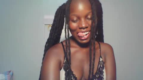 Snapshot of melanin_sassy96 chatting on January 14, 2025, 12:00 am bad lil shawry online show from January 14, 2025, 12:00 am