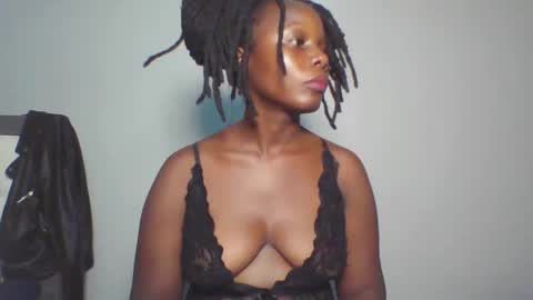 Snapshot of melanin_sassy96 chatting on January 28, 2025, 12:05 am bad lil shawry online show from January 28, 2025, 12:05 am