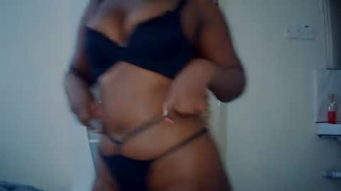 Snapshot of melanin_sassy96 chatting on October 6, 2025, 7:17 am bad lil shawry online show from October 6, 2025, 7:17 am