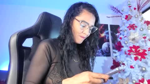melannia_hills online show from December 9, 2024, 6:57 pm