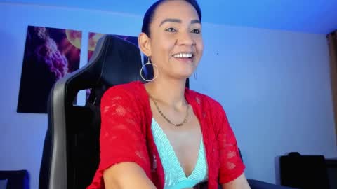 melannia_hills online show from January 17, 2025, 7:08 am