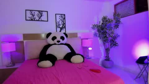 Snapshot of melannie_cutte chatting on February 5, 2026, 8:13 pm Melannie cutte online show from February 5, 2026, 8:13 pm