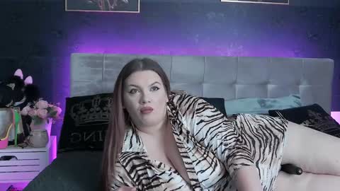 melanniebrown online show from December 8, 2024, 3:32 am