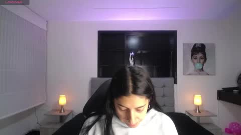 Snapshot of melanny_petite chatting on May 31, 2026, 3:41 pm melanny_petite online show from May 31, 2026, 3:41 pm
