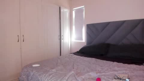 Melany online show from November 29, 2025, 4:54 pm