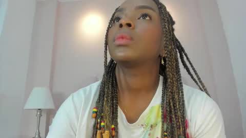 Melanie online show from December 17, 2025, 5:35 am