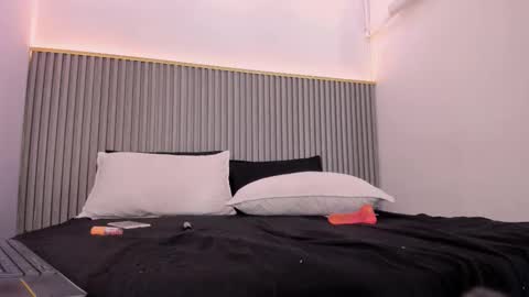 melany_hoffman online show from October 22, 2025, 11:48 pm