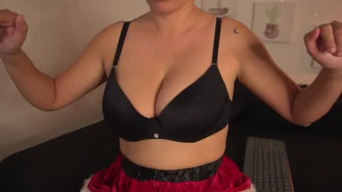 melany online show from December 4, 2024, 10:51 pm