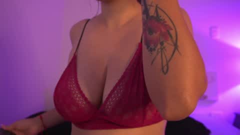 melany online show from December 18, 2024, 11:34 am