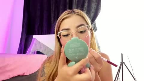 melany online show from September 10, 2025, 7:52 am