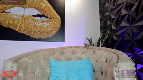 Melany Mendoza online show from December 8, 2024, 3:13 pm