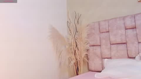 Snapshot of melanystone_ chatting on May 1, 2026, 1:05 pm Melany online show from May 1, 2026, 1:05 pm