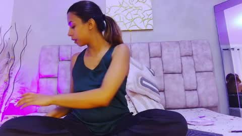 Snapshot of melanystone_ chatting on June 2, 2026, 1:13 pm Melany online show from June 2, 2026, 1:13 pm