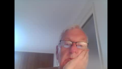 melbourne000 online show from December 4, 2024, 4:32 am