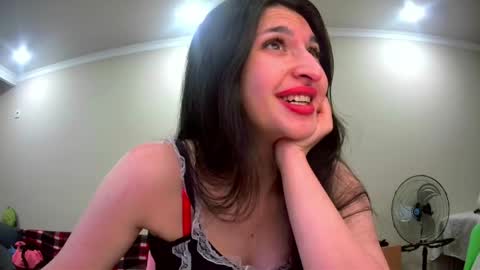 Snapshot of melena_caramel chatting on May 18, 2026, 7:41 pm melena_caramel online show from May 18, 2026, 7:41 pm