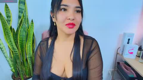   Independent model online show from May 4, 2026, 8:49 pm