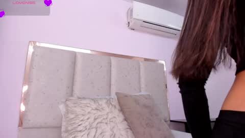 Meli  online show from April 25, 2026, 1:25 pm