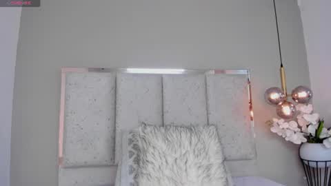 Snapshot of meli_mell chatting on July 12, 2026, 12:51 pm Meli online show from July 12, 2026, 12:51 pm