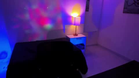 Snapshot of melina_hope_ chatting on October 27, 2025, 2:43 pm Melina Hope online show from October 27, 2025, 2:43 pm