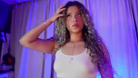 MelinaSmith  online show from May 1, 2026, 7:40 pm