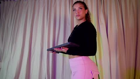 MelinaSmith  online show from June 11, 2026, 12:32 am