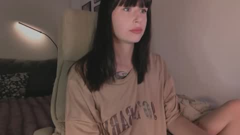 Snapshot of melinamars_ chatting on December 21, 2025, 8:49 pm Melina online show from December 21, 2025, 8:49 pm