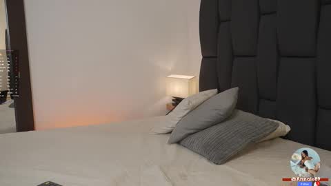 On vacation until Monday online show from November 21, 2025, 12:04 pm