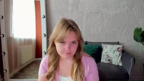 Snapshot of melissa_199 chatting on September 24, 2025, 7:23 am Sophia online show from September 24, 2025, 7:23 am