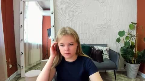 Snapshot of melissa_199 chatting on October 8, 2025, 9:07 am Sophia online show from October 8, 2025, 9:07 am