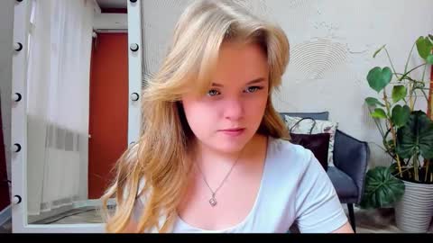 Snapshot of melissa_199 chatting on October 23, 2025, 12:26 pm Sophia online show from October 23, 2025, 12:26 pm