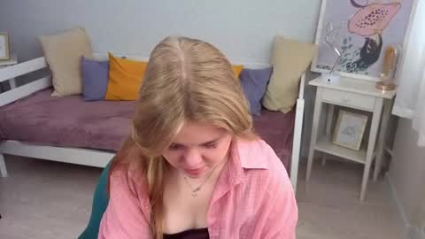 Sophia online show from April 24, 2026, 5:54 am