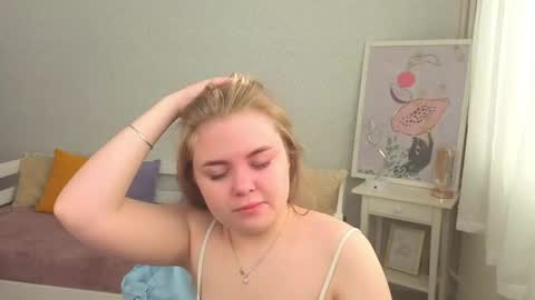 Sophia online show from May 8, 2026, 4:40 am