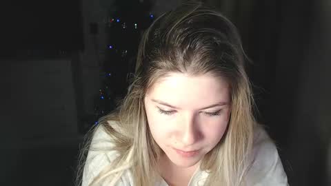 Melissa  Ray online show from December 26, 2024, 6:12 pm