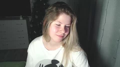Melissa  Ray online show from January 25, 2025, 6:13 pm