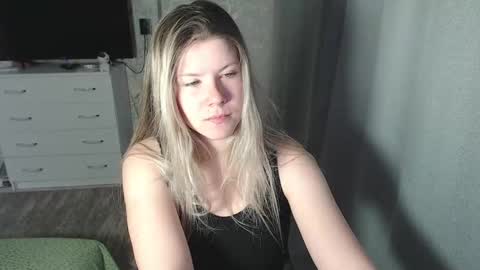 Melissa  Ray online show from February 26, 2025, 5:17 pm