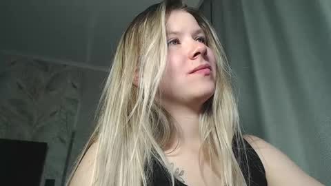 Melissa  Ray online show from February 26, 2025, 8:22 pm