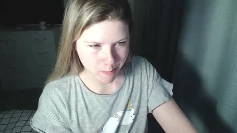 Melissa  Ray online show from March 4, 2025, 4:41 pm